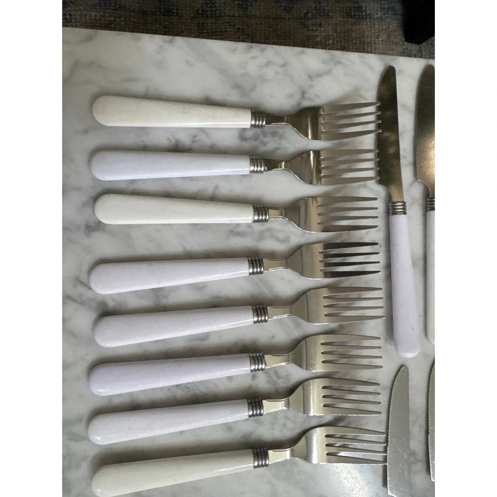 White Resin Handle Stainless Steel 30 pc Flatware Set Knives Forks Spoons Modern